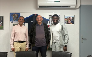 📢🤝Le District de Football du Var et l'USEP 83 unissent leur force pour développer la pratique sportive et éducatives des jeunes varois !⚽ Merci à, l'inspecteur d'académie, au directeur académique des services de l'Education Nationale du Var. Au président du District de football du Var. Au président du Comité Départemental de l'Union Sportive de l'Enseignement du Premier degré du Var. Au président de la FOL 83. Ainsi qu'à Jean Pierre Estrella, conseiller pédagogique d'EPS