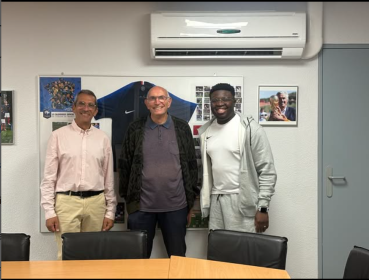 📢🤝Le District de Football du Var et l'USEP 83 unissent leur force pour développer la pratique sportive et éducatives des jeunes varois !⚽ Merci à, l'inspecteur d'académie, au directeur académique des services de l'Education Nationale du Var. Au président du District de football du Var. Au président du Comité Départemental de l'Union Sportive de l'Enseignement du Premier degré du Var. Au président de la FOL 83. Ainsi qu'à Jean Pierre Estrella, conseiller pédagogique d'EPS